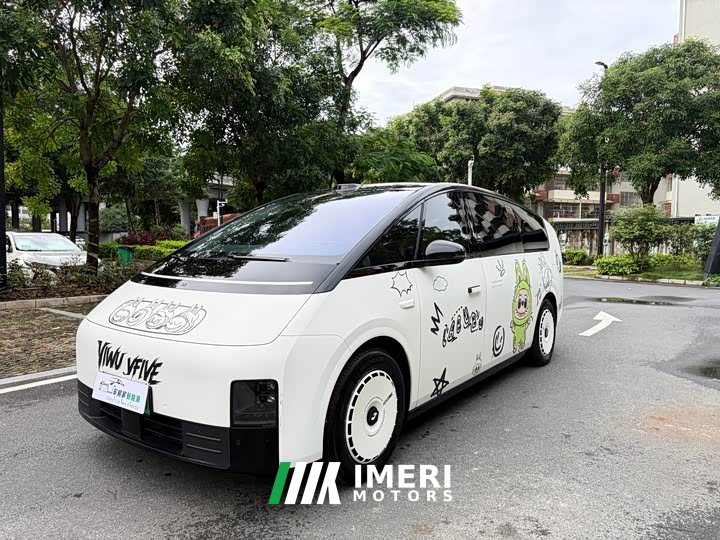 Li Auto Ideal MEGA Home Family Special Edition