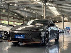 Changan UNI-V 1.5T premium - фото 1