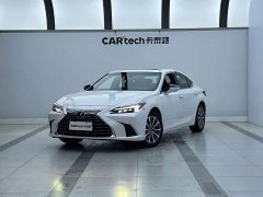 Lexus ES 200 Premium Edition - фото 1