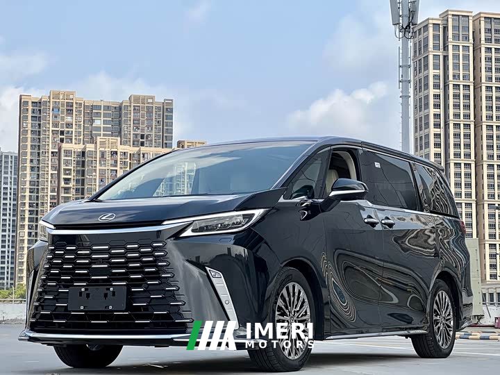 Lexus LM 500h six-seater premium version - автомобиль из Китая