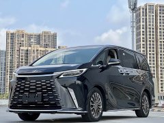 Lexus LM 500h six-seater premium version - фото 1
