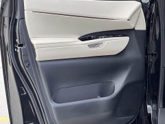 Lexus LM 500h six-seater premium version - фото 18