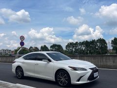 Lexus ES 2022 300h Premium Edition - фото 4