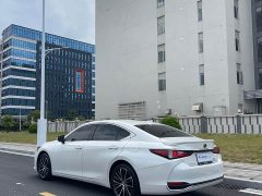 Lexus ES 2022 300h Premium Edition - фото 7