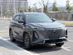 Changan CS75PLUS 2023 third generation 1.5T automatic premium - фото 3