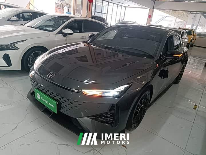 Changan UNI-V 1.5T exclusive - автомобиль из Китая