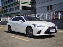 Lexus ES 200 Premium Edition - фото 2