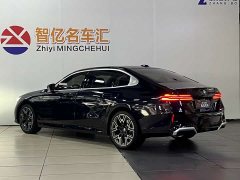 BMW 5 Series 530Li Exclusive M Sports Package - фото 12