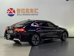 BMW 5 Series 530Li Exclusive M Sports Package - фото 4