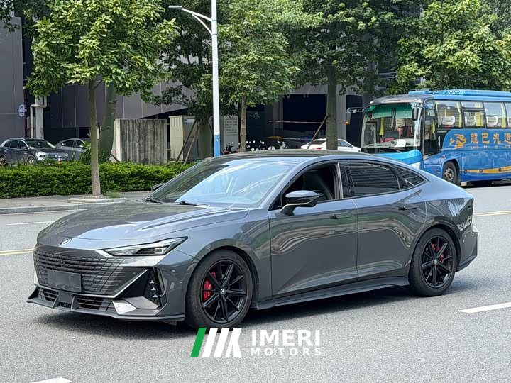 Changan UNI-V 2022 1.5T premium - автомобиль из Китая