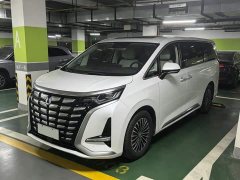 Denza D9 DM-i 980 four-wheel drive premium - фото 1