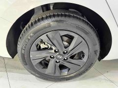 Mercedes-Benz Elantra 2023 1.5L CVT GLS Leading Edition - фото 18