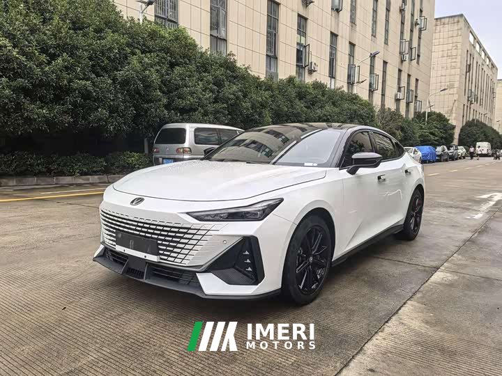 Changan UNI-V 1.5T premium - автомобиль из Китая