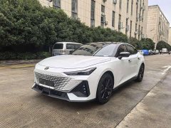 Changan UNI-V 1.5T premium - фото 1