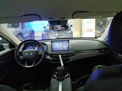 Hongqi E-QM5 facelift basic travel version - фото 10