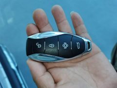 Hongqi HS7 PHEV 2.0T PHEV four-wheel drive flag collar version 6 seats - фото 15
