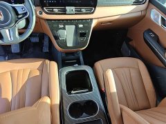 Hongqi HQ9 PHEV 2.0T four-wheel drive business version - фото 14