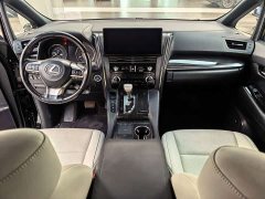 Lexus LM 2020 300h four-seat Royal Edition - фото 10