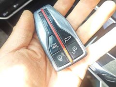 Hongqi HS5 2022 facelift 2.0T Zhilian Qixiang four-wheel drive version - фото 9