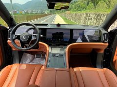 AITO Wenjie M9 extended range Ultra version 42kWh 6-seater version - фото 13