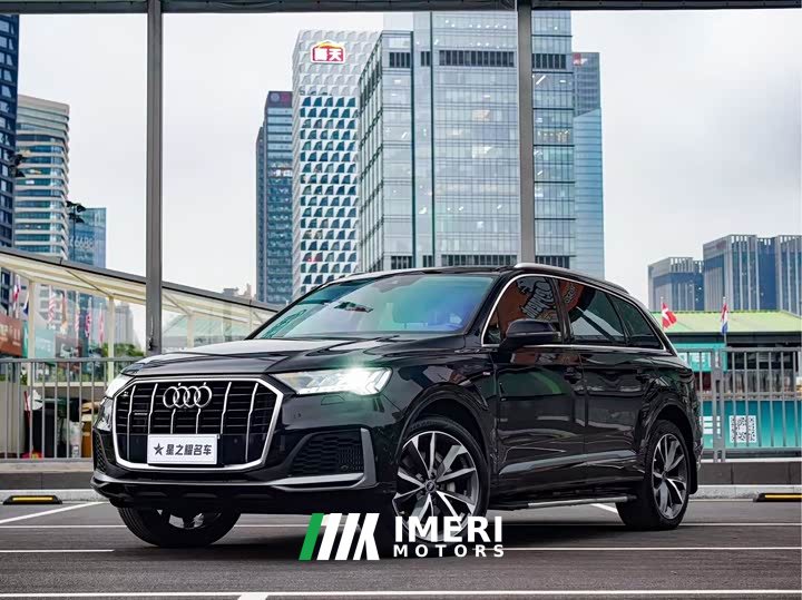 Audi Q7 55 TFSI quattro S line sports version - автомобиль из Китая