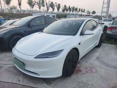 Tesla Model 3 rear-wheel drive version - фото 1