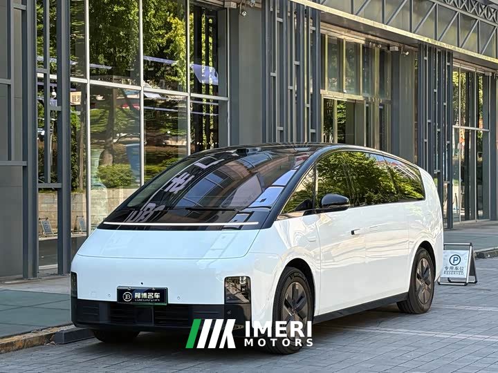 Li Auto Ideal MEGA Home Family Special Edition - автомобиль из Китая