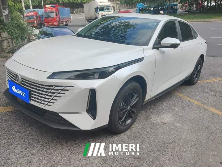 Changan Yida Blue Whale NE 1.5T GDI DCT Exclusive Type - автомобиль из Китая