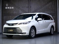 Toyota SIENNA 2021 2.5L Hybrid Premium Edition - фото 1