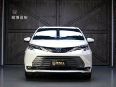Toyota SIENNA 2021 2.5L Hybrid Premium Edition - фото 2