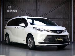 Toyota SIENNA 2021 2.5L Hybrid Premium Edition - фото 20