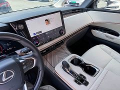 Lexus LM 2023 350h seven-seat elegant version - фото 9
