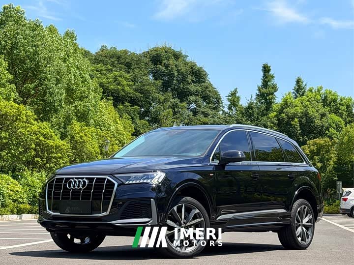 Audi Q7 55 TFSI quattro S line Version - автомобиль из Китая