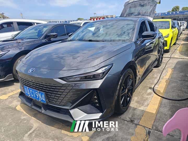 Changan UNI-V 1.5T Excellent Type - автомобиль из Китая