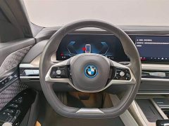 BMW i7 xDrive60L Luxury Package - фото 14