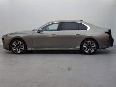 BMW i7 xDrive60L Luxury Package - фото 3