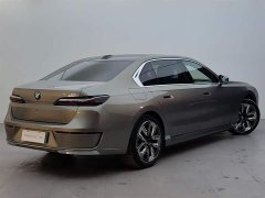 BMW i7 xDrive60L Luxury Package - фото 4