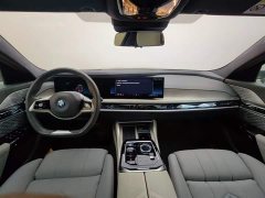 BMW i7 xDrive60L Luxury Package - фото 7