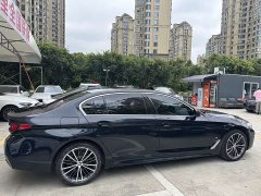 BMW 5 Series facelift 530Li leading luxury package - фото 4