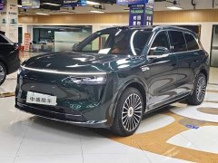 AITO Wenjie M8 extended range Ultra version 53.4kWh 6-seat version (192-line lidar) - фото 1