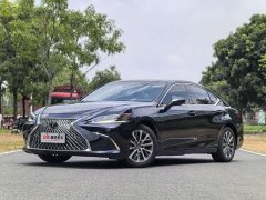 Lexus ES 200 Excellence Edition - фото 1