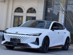 Changan UNI-V 1.5T 500Bar premium sports - фото 1