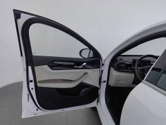 BYD Qin PLUS Champion Edition DM-i 55KM Leading - фото 8