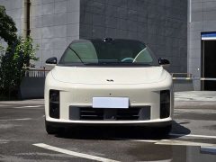Li Auto Ideal i6 two-wheel drive standard version - фото 2