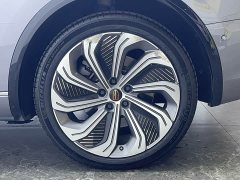 Hongqi E-HS9 510km flag collar version four seats - фото 10