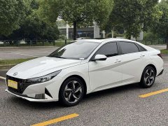 Hyundai Elantra 2022 240TGDi DCT LUX Premium Edition - фото 1