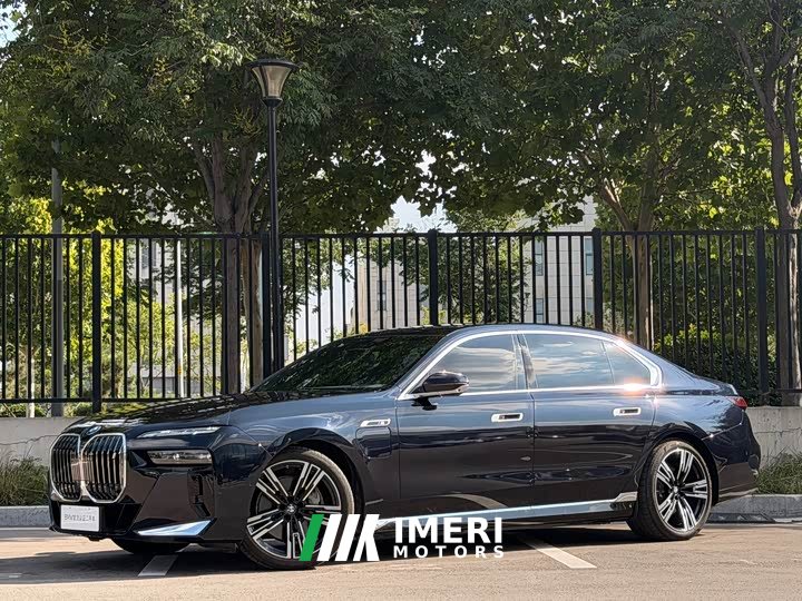 BMW i7 xDrive60L M Sports Package - автомобиль из Китая