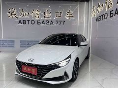 Hyundai Elantra 2022 1.5L CVT LUX Premium Edition - фото 1