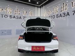Hyundai Elantra 2022 1.5L CVT LUX Premium Edition - фото 17