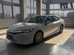 Toyota Camry Dual Engine 2.0HE Elite Edition - фото 1